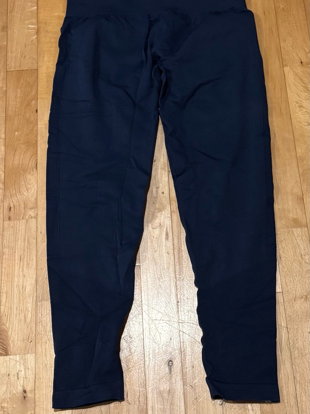 Halara Navy Scrunch Leggings
